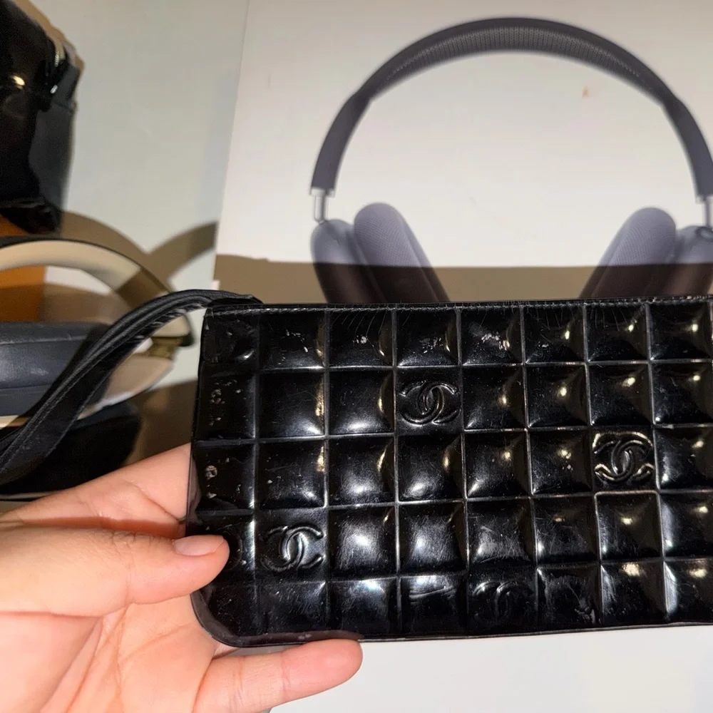 CHANEL Vintage Chocolate Bar Clutch - Picture 3 of 8